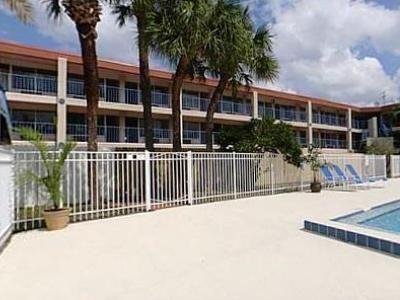 AMERICAS BEST VALUE INN-EAST PALM RESORT