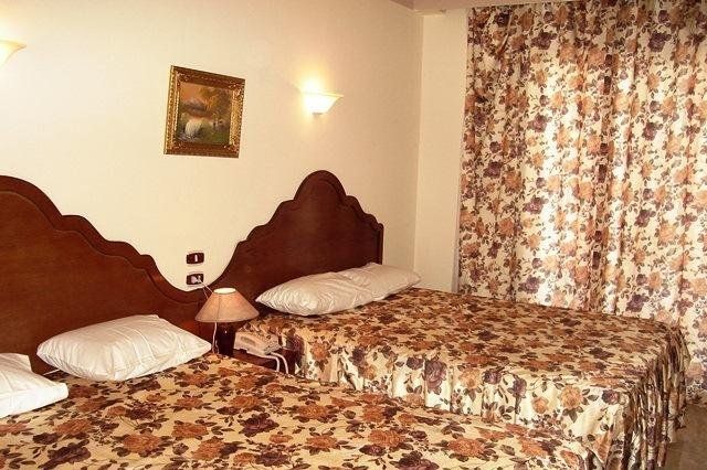 CECEIL HOTEL