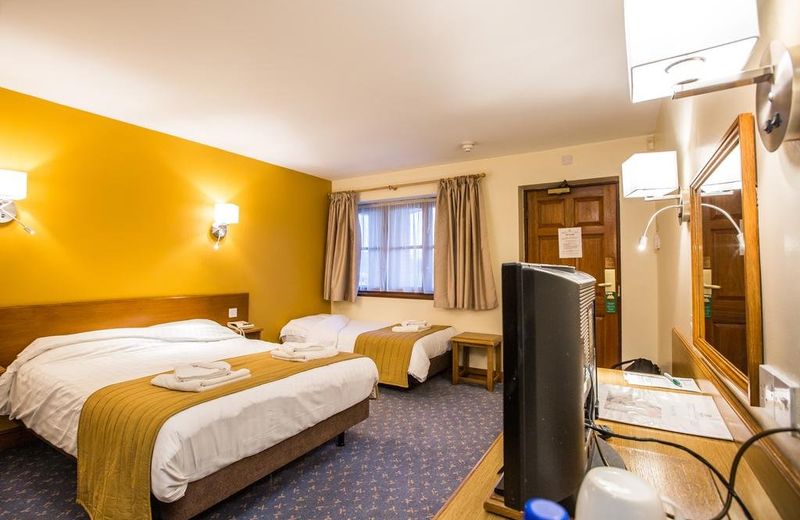 Tollgate Hotel & Leisure