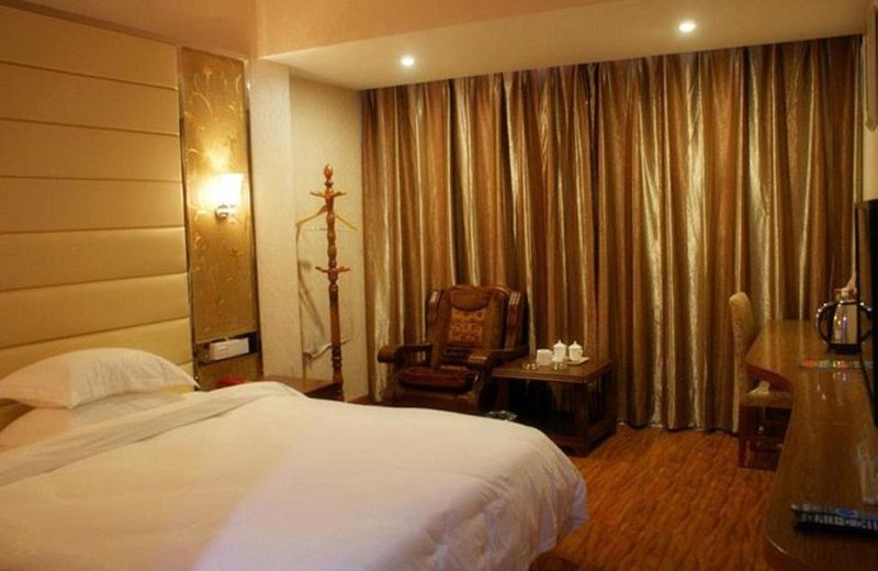 Dongxing Dequan Hotel