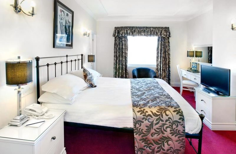 Kingsway Hotel.