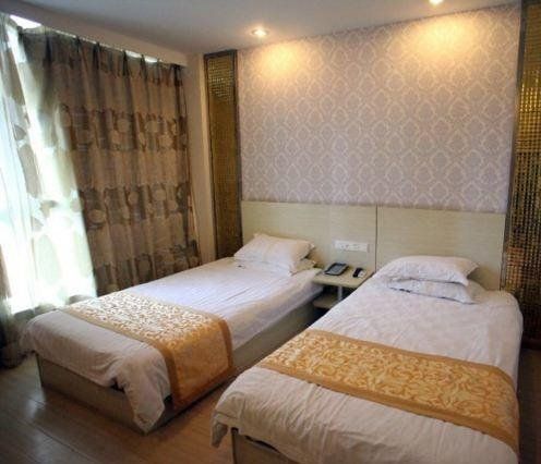 Jingjiang Baichuan Hotel