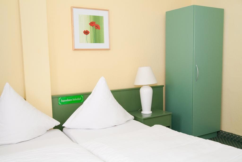 City Hotel