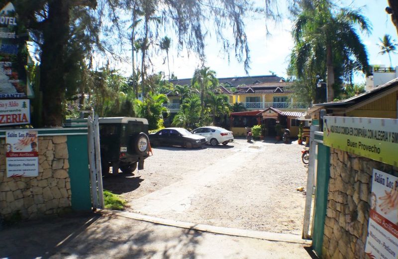 LOS PINOS