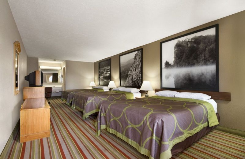 Super 8 by Wyndham Fort Chiswell Wytheville Area