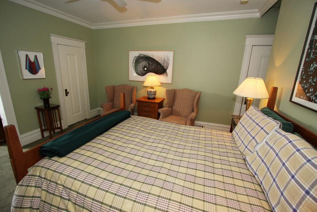 Gaslight Inn