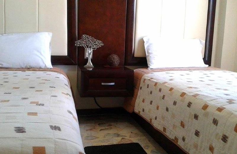 GRAND COLONIAL
