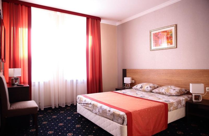 Hotel Deluxe