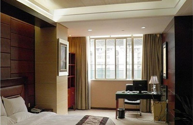 Five-Ring Hotel