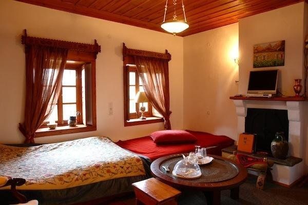 Traditional Rooms karaouli