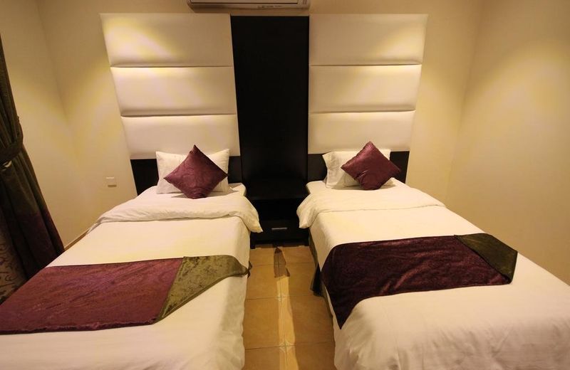 Holiday Plus Hotel Suites