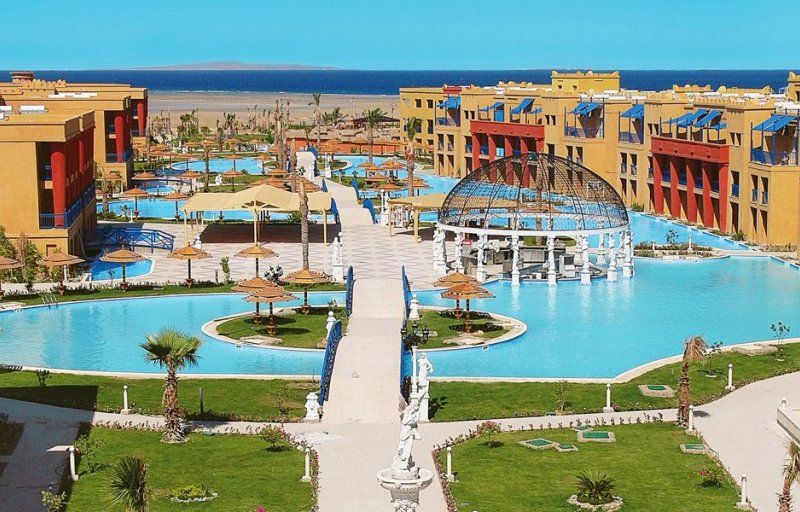 Titanic Beach - Families and Couples only