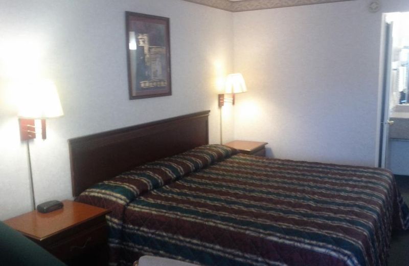 Americas Best Inn - Calhoun