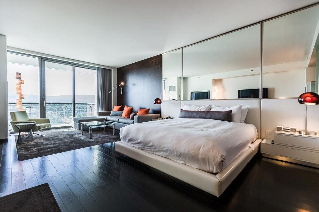 StripViewSuites at Palms Place Penthouses