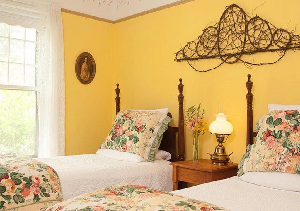 Golden Stage Inn
