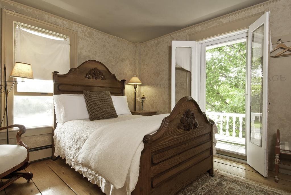 Golden Stage Inn