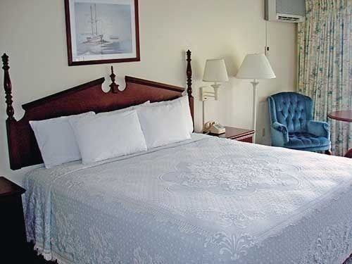 Browns Wharf Inn