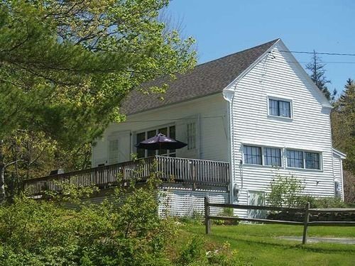 Browns Wharf Inn
