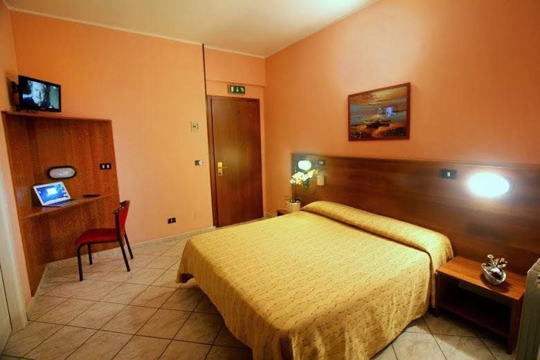 Hotel Claudia Loano