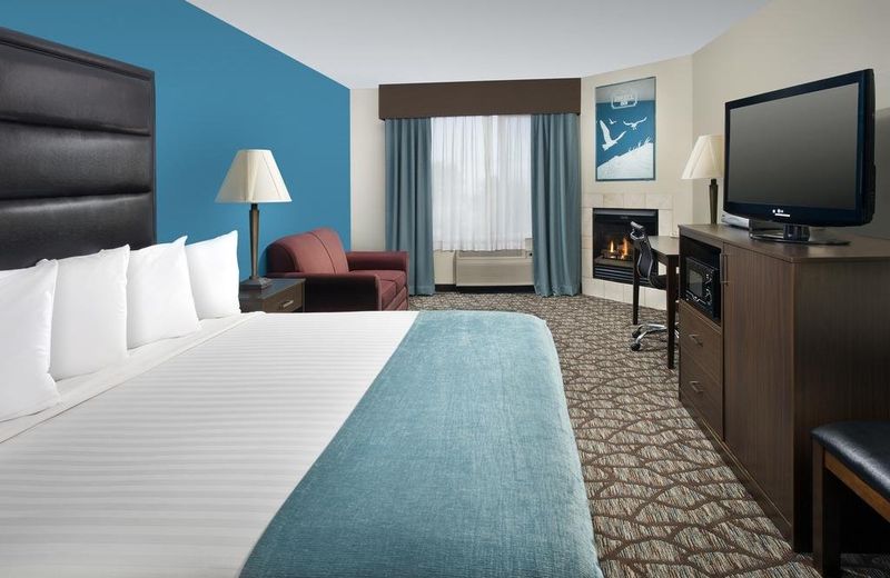Holiday Inn Express & Suites Lincoln City, an IHG Hotel