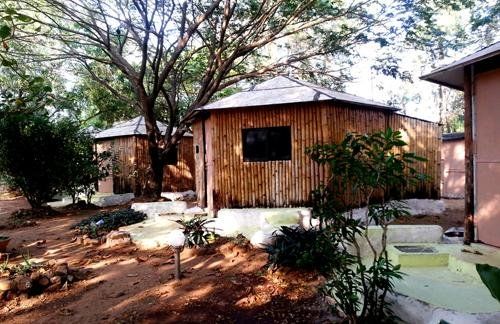 WOODSTOCK VILLAGE BAMBOO COTTAGES