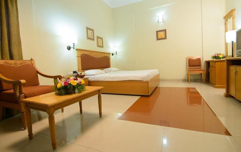 Club 7 Hotel