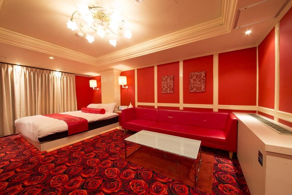 HOTEL LOVE
