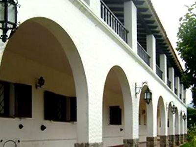COLONIAL SERRANO