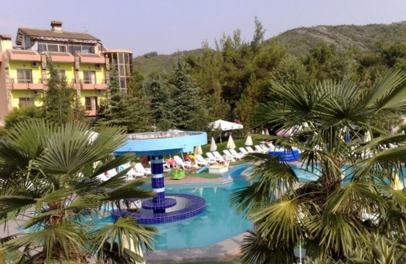 Riza Hotel Restorant