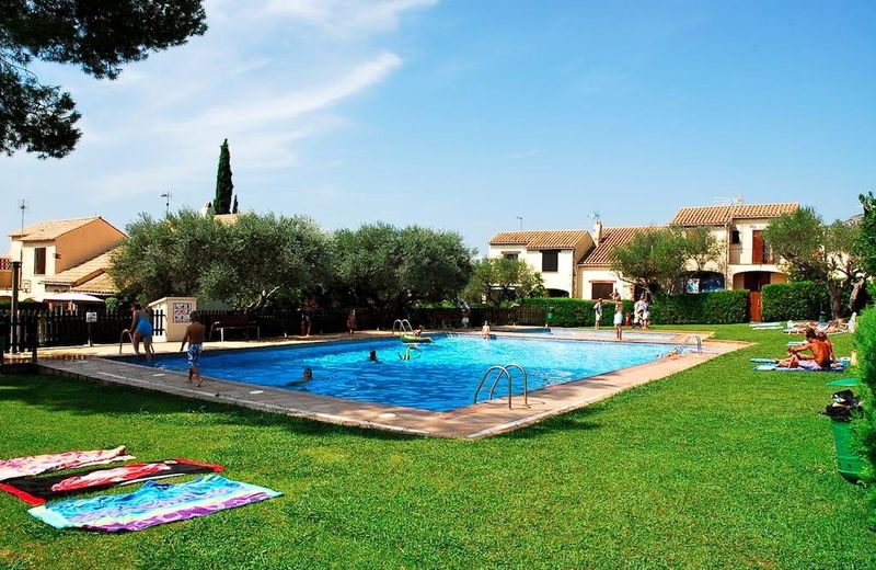 Sistach Rentals Casa Oliveres