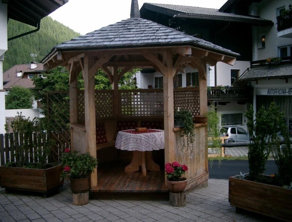 Outdoor Pictures 17