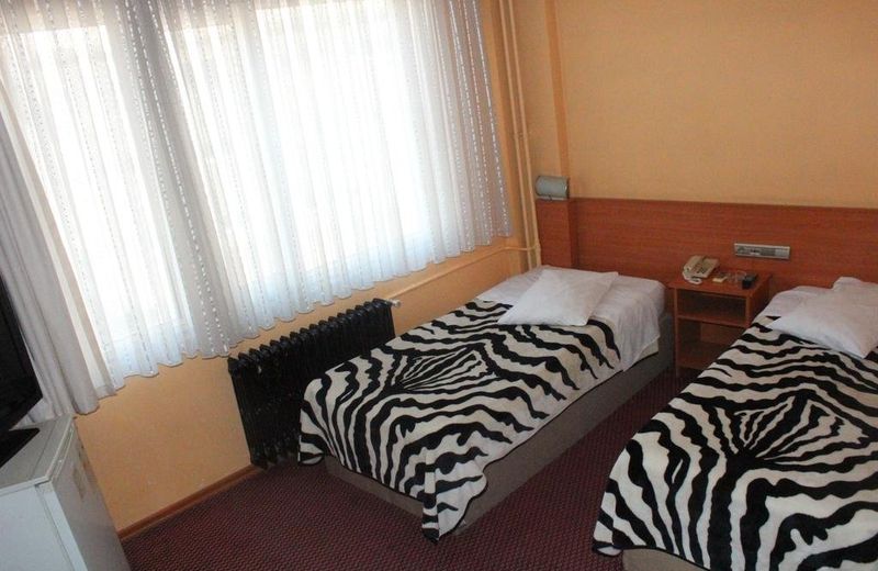 Hotel Cenedag