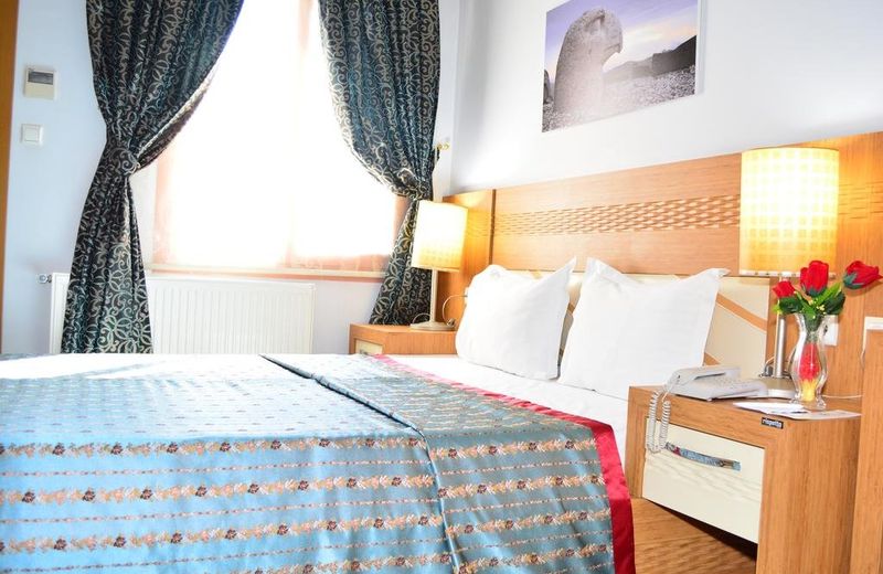 Grand Isias Hotel