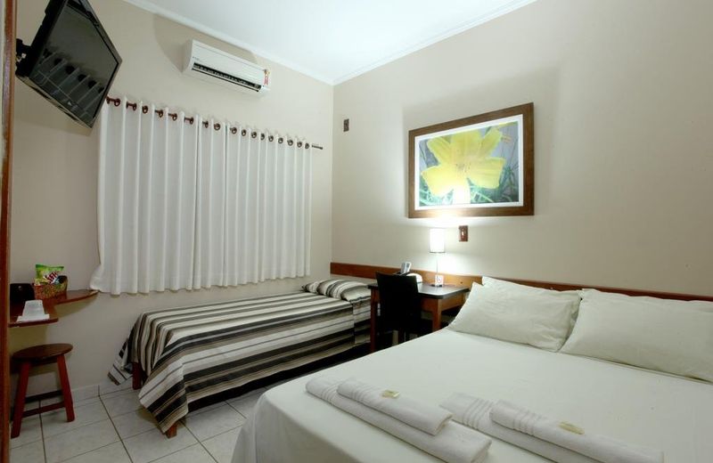 Candeias Hotel