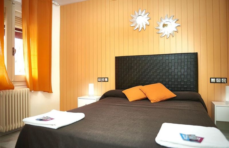 Hostal Emporda