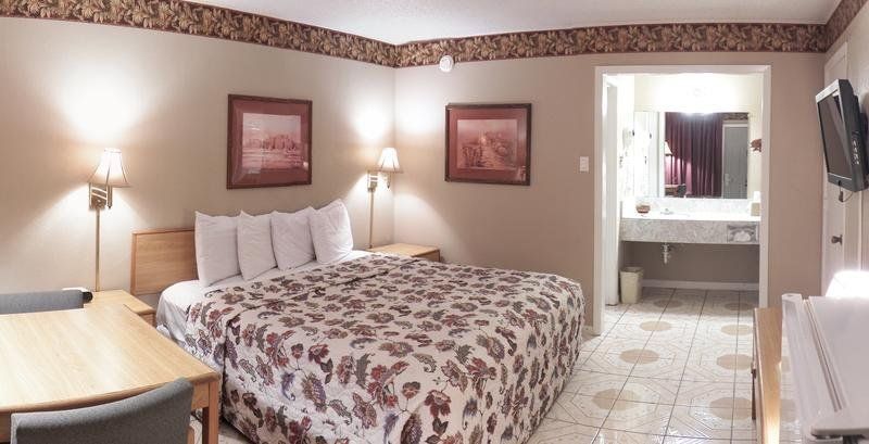 River Forest Inn
