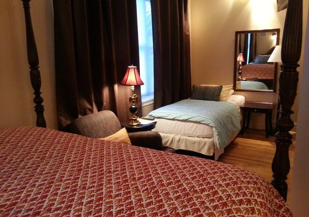 Ray's Bucktown Bed and Breakfast
