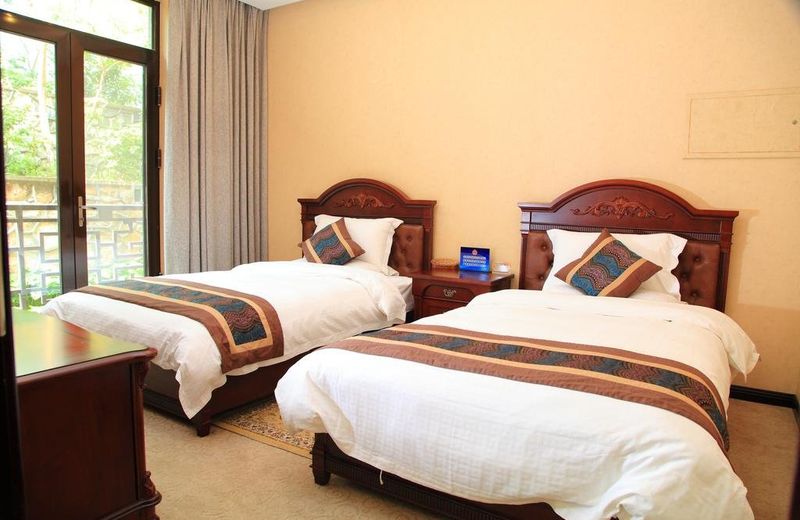 Fragrant Hills Holiday Business Hotel