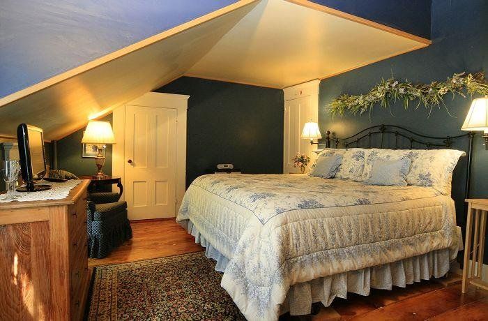 One Centre Street Inn B & B