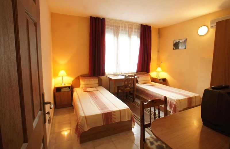 Hotel Bor
