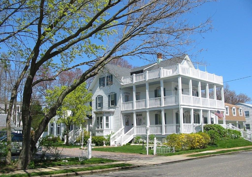 White Lilac Inn