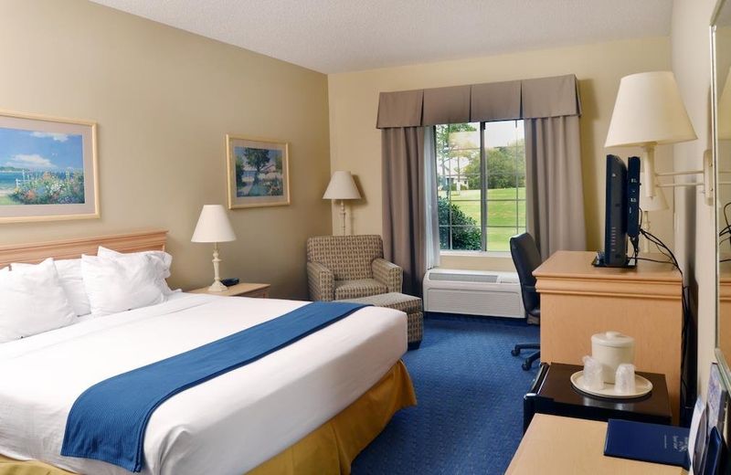 Quality Inn & Suites Sneads Ferry- North Topsail Beach