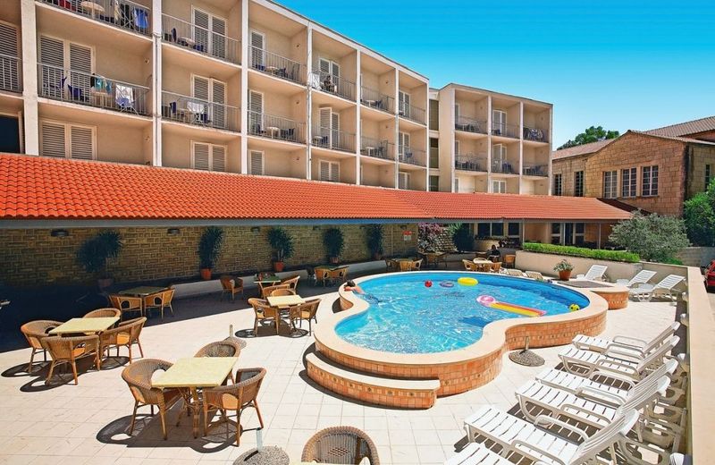 Hotel Lumbarda