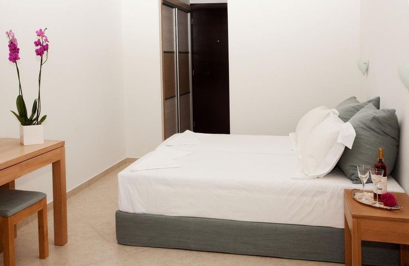Notis Hotel