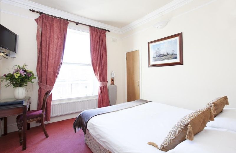 Leeson Bridge Guesthouse