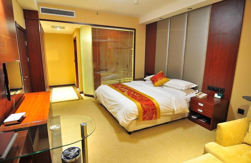 Wei Shan Lake Hotel