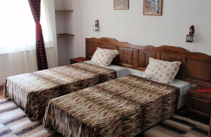 Family Hotel Emaly 2