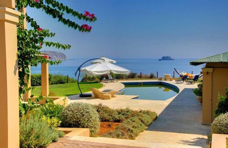 Blue Sea Luxury Villa