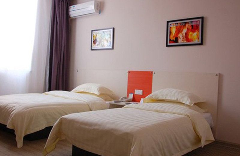Super 8 Hotel Yishui Chang An Lu