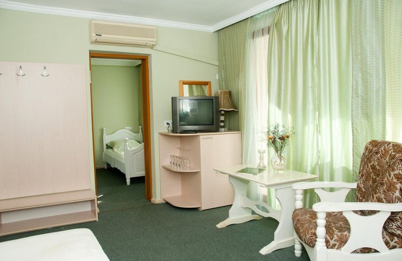 Boryana Hotel